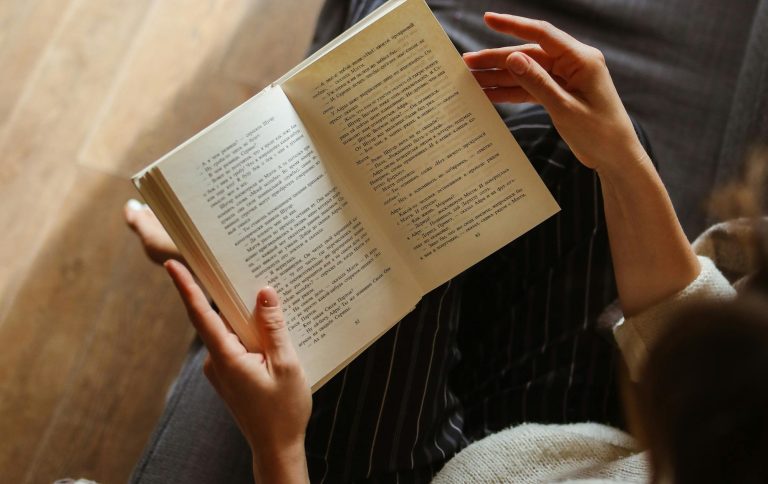 13 Surprising Ways Reading Transforms Your Mind: From Boosting IQ to Beating Dementia (P)